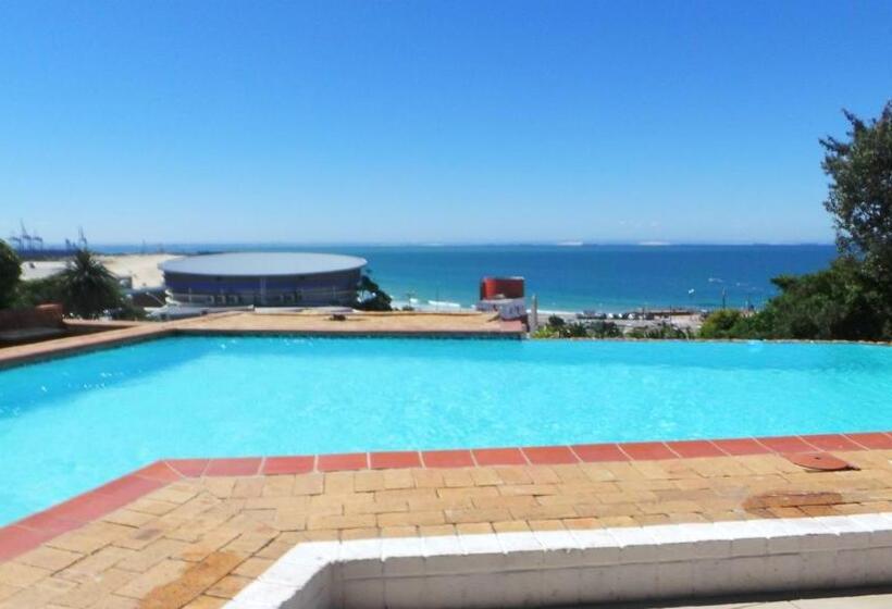 Chapman Hotel And Conference Centre