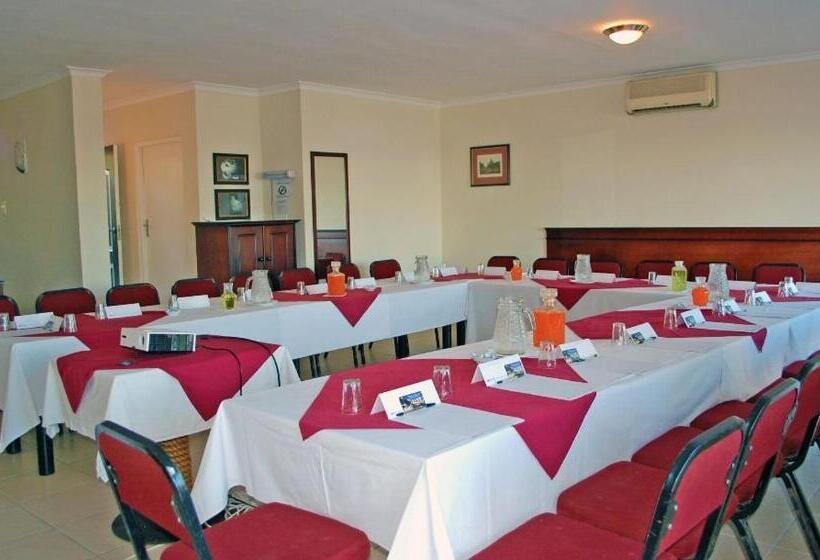 Chapman Hotel And Conference Centre