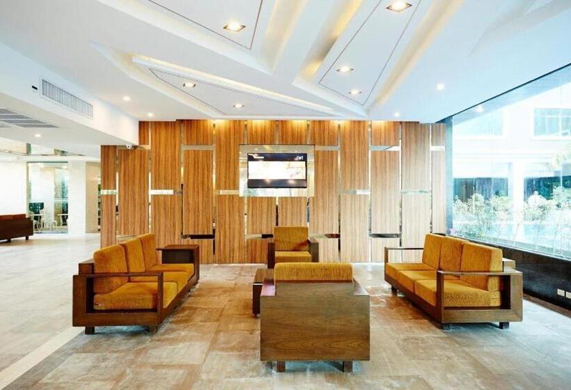 בית מלון כפרי Ease Jomtien Pattaya