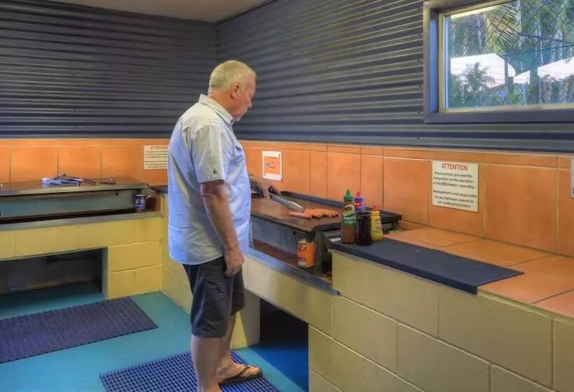 בית מלון כפרי Grange Resort Hervey Bay