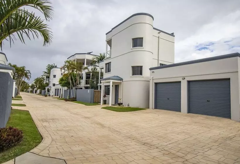 בית מלון כפרי Grange Resort Hervey Bay