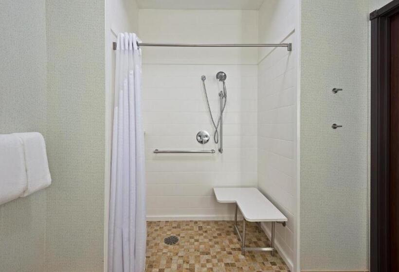 Отель Holiday Inn Express & Suites Uniontown, An Ihg