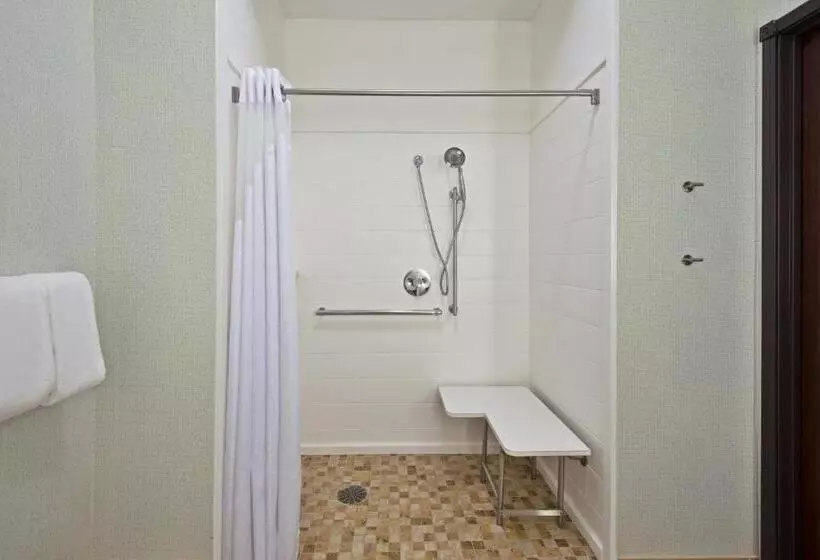 ホテル Holiday Inn Express & Suites Uniontown, An Ihg