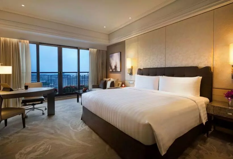 هتل Midtown Shangri La, Hangzhou Around 5 Minutes Walking Distance To West Lake