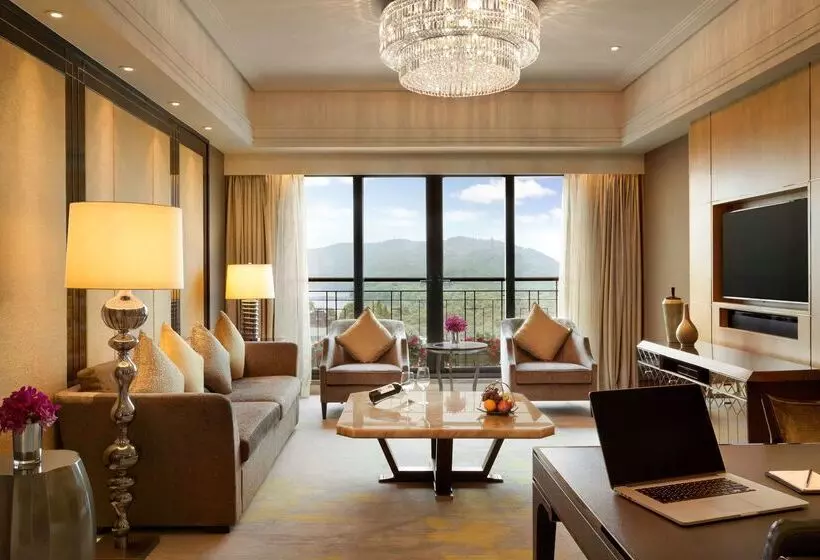 هتل Midtown Shangri La, Hangzhou Around 5 Minutes Walking Distance To West Lake