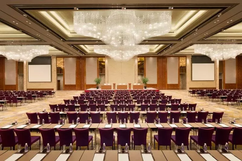 هتل Midtown Shangri La, Hangzhou Around 5 Minutes Walking Distance To West Lake