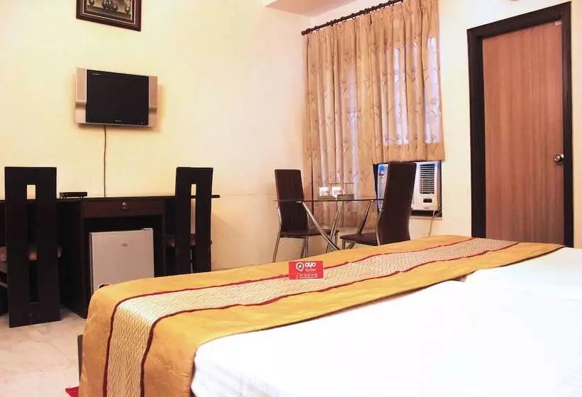 ホテル Oyo Rooms Near Paras Hospital