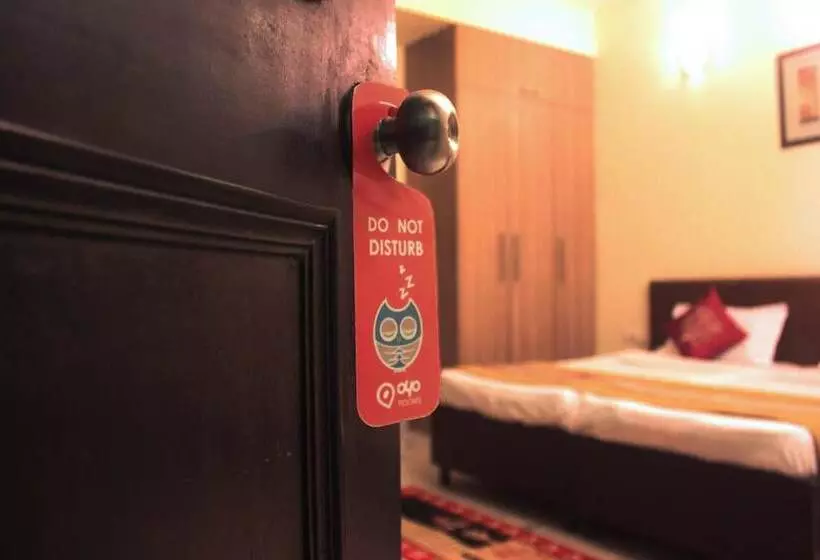 ホテル Oyo Rooms Near Paras Hospital
