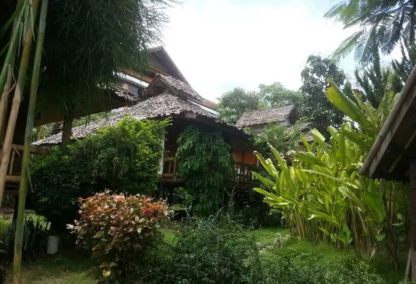 هتل Pailove & Baanchonphao Resort