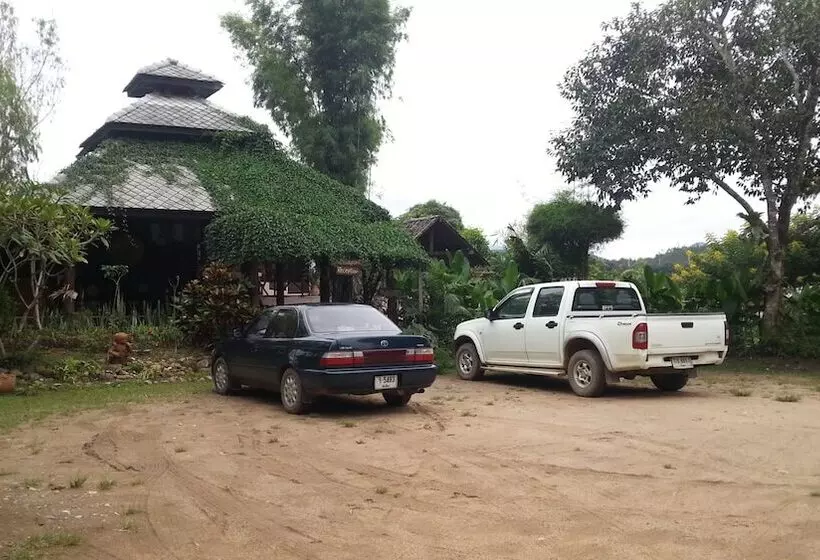 هتل Pailove & Baanchonphao Resort
