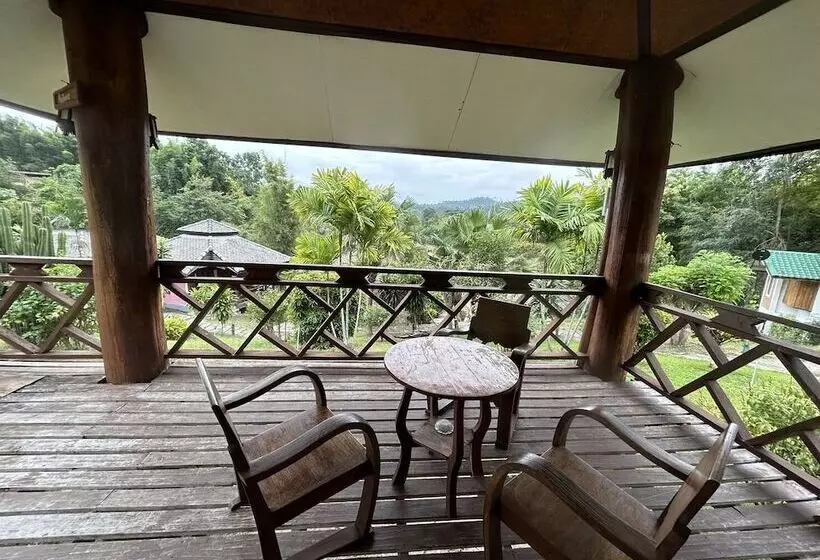 هتل Pailove & Baanchonphao Resort