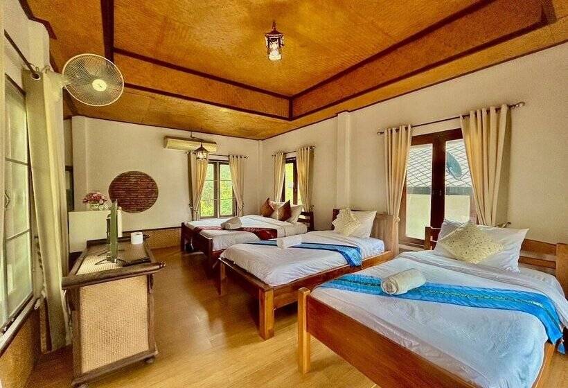 בית מלון כפרי Pailove & Baanchonphao Resort