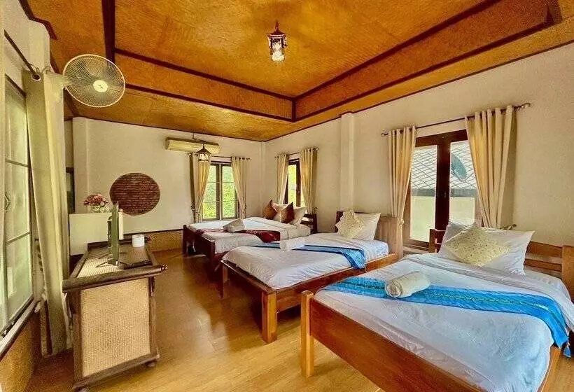 هتل Pailove & Baanchonphao Resort