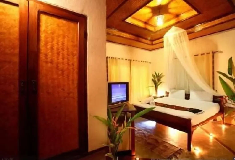 هتل Pailove & Baanchonphao Resort