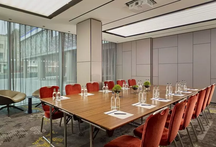 Hotelli Park Plaza London Waterloo