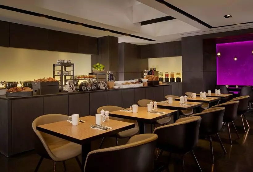 Hotelli Park Plaza London Waterloo