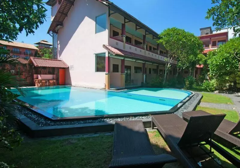 هتل Pesona Beach Inn