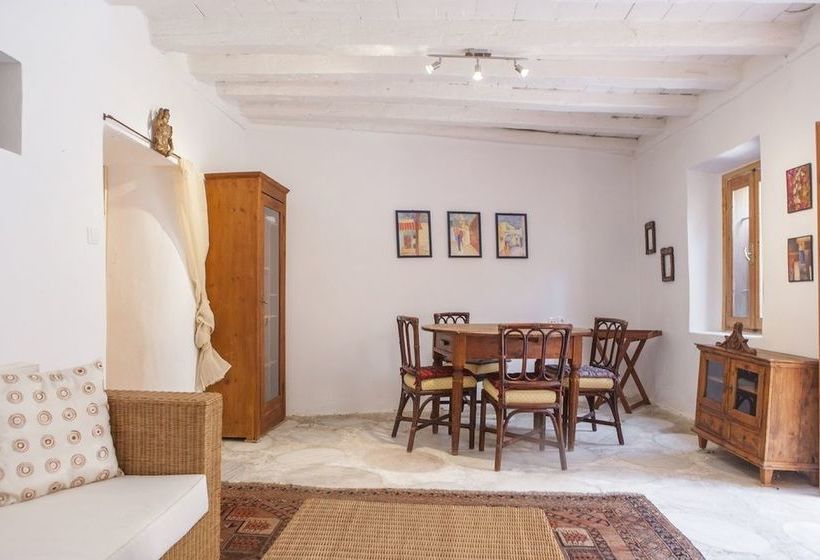 فندق Red Door House