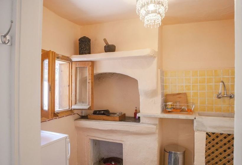 فندق Red Door House