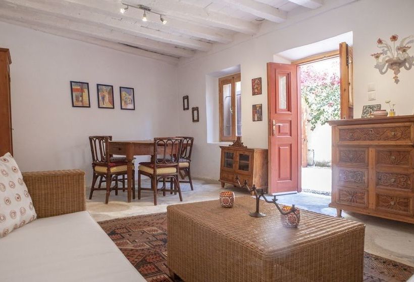 فندق Red Door House