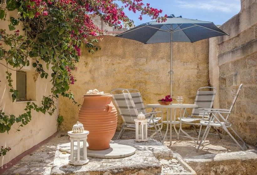 فندق Red Door House