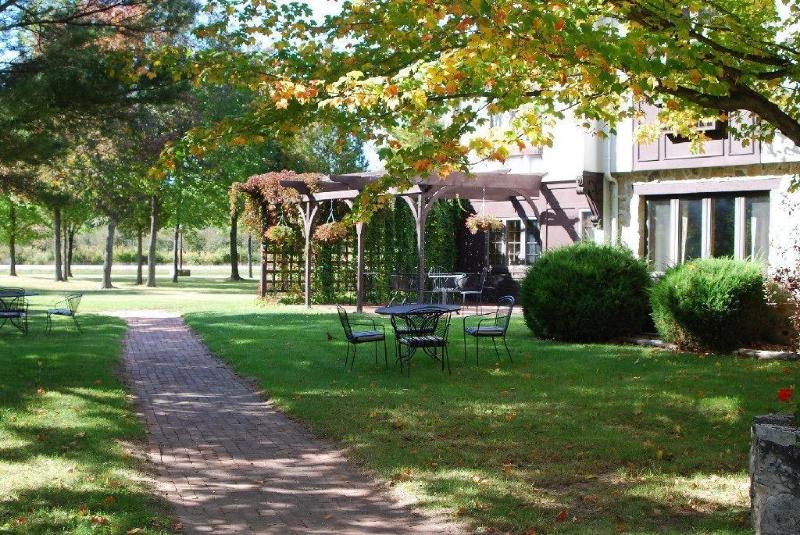 호텔 Settlement Courtyard Inn & Lavender Spa