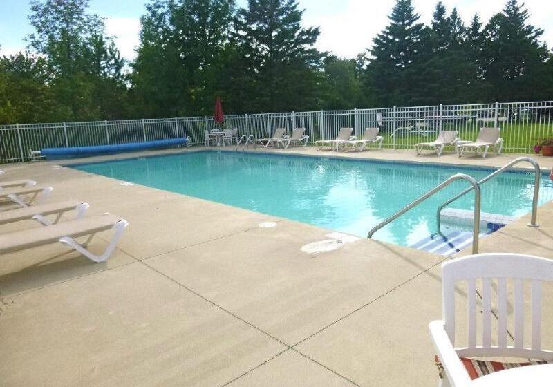 호텔 Settlement Courtyard Inn & Lavender Spa