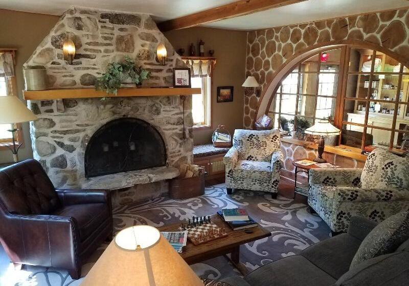 호텔 Settlement Courtyard Inn & Lavender Spa