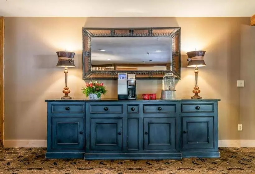 Отель Snow Cap Inn