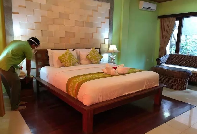 هتل Three Brothers Bungalows & Villas