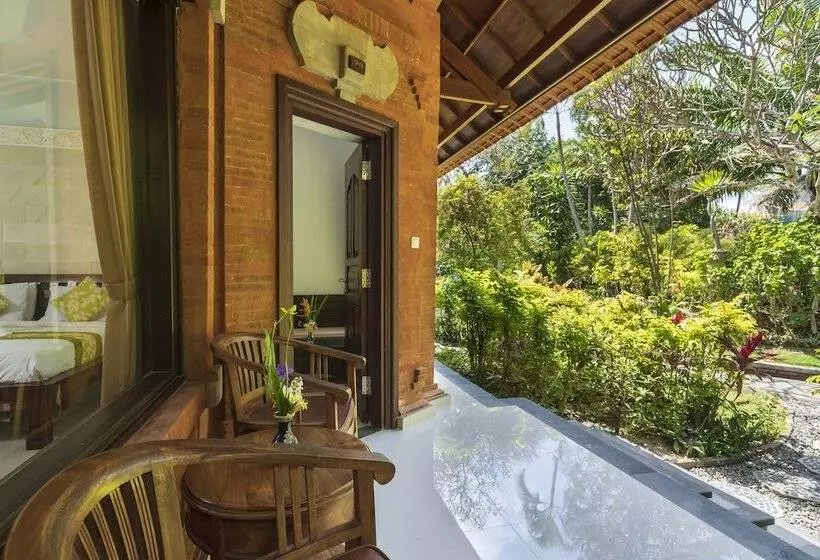 هتل Three Brothers Bungalows & Villas