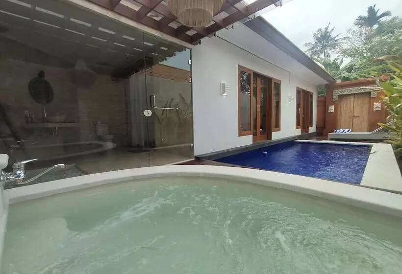 هتل Three Brothers Bungalows & Villas