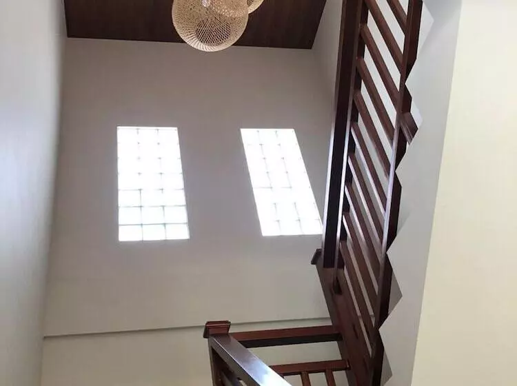 هتل Three Brothers Bungalows & Villas