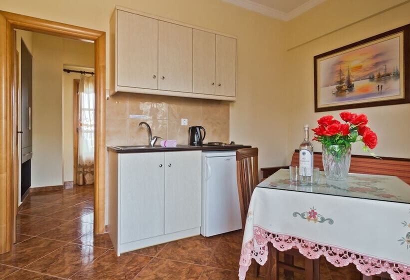 Montemar Studios & Apartments