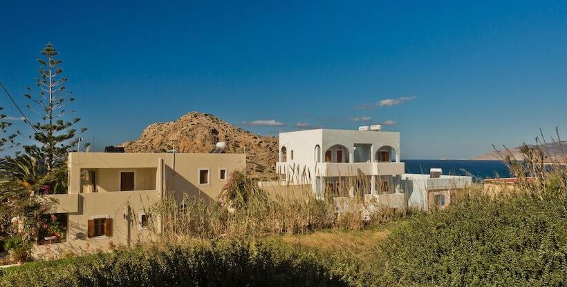 Montemar Studios & Apartments