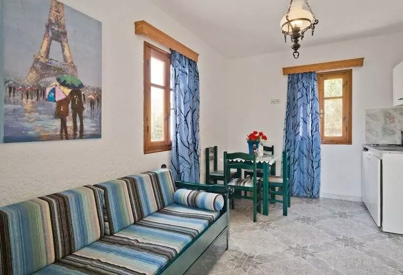 Montemar Studios & Apartments