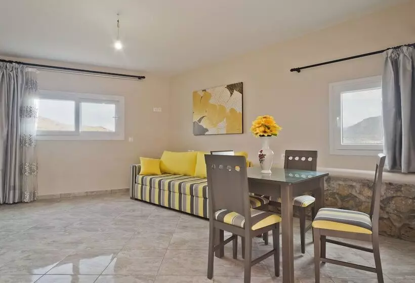 Montemar Studios & Apartments