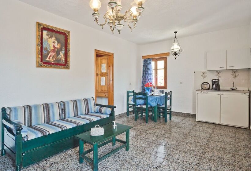 Montemar Studios & Apartments