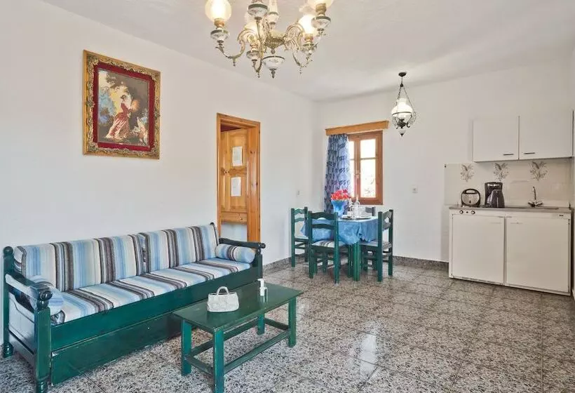 Montemar Studios & Apartments