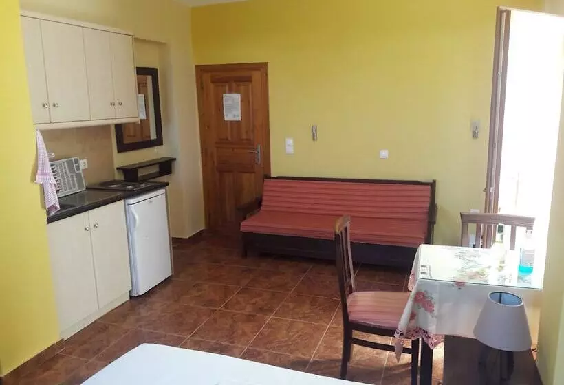 Montemar Studios & Apartments