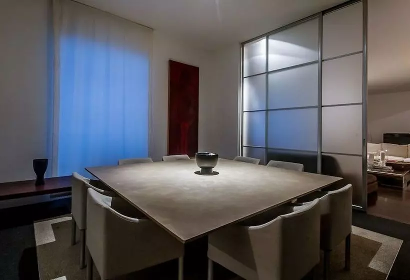 Pension No3 Town House Pantheon