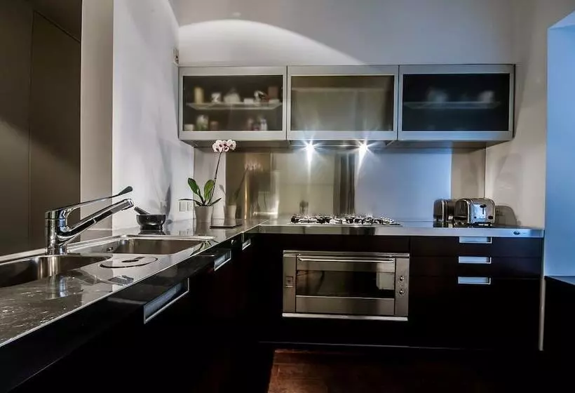 Pension No3 Town House Pantheon