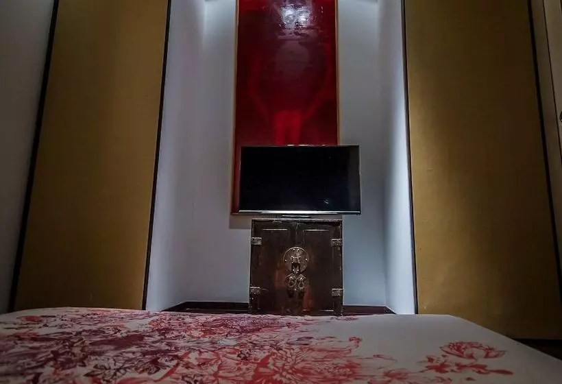 Pension No3 Town House Pantheon