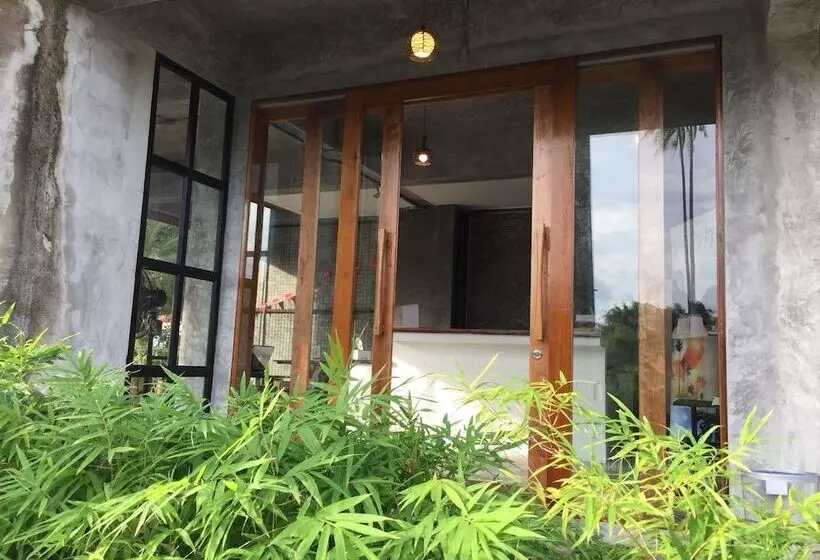 ペンション Vish Hotel And Cafe