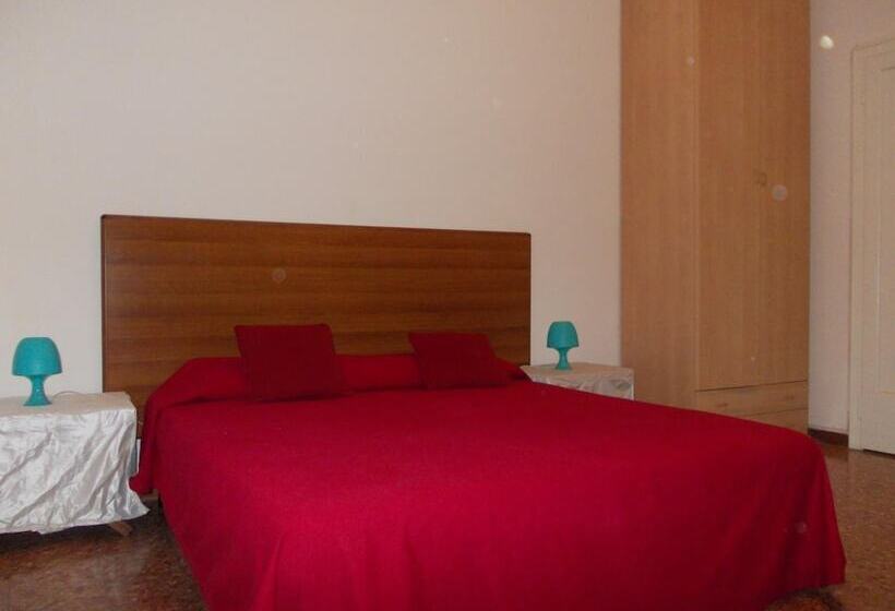 Bed and Breakfast Travellers Lodge Bed & Rooms