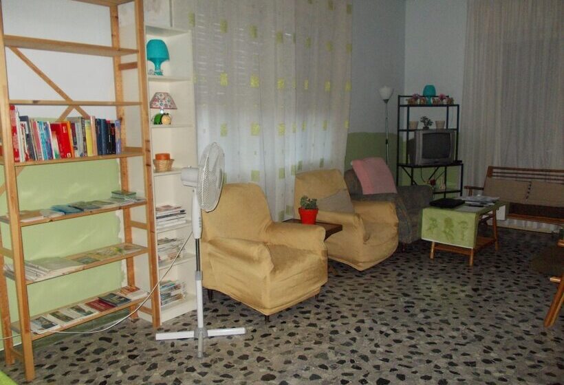 Bed and Breakfast Travellers Lodge Bed & Rooms