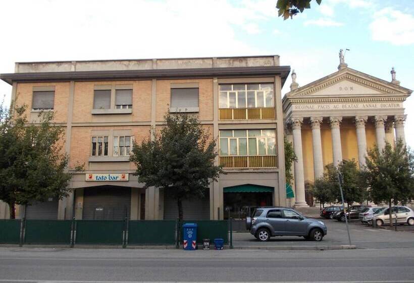 Bed and Breakfast Travellers Lodge Bed & Rooms