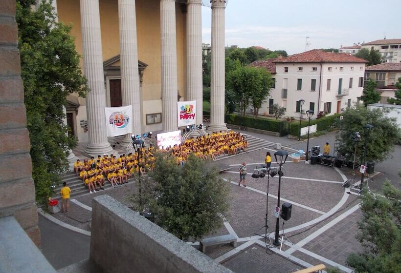 Bed and Breakfast Travellers Lodge Bed & Rooms