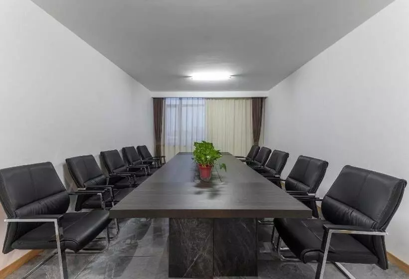 Hanting Hotel Suizhong Railway Station