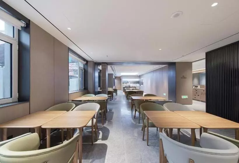 Ji Hotel Dandong Railway Station